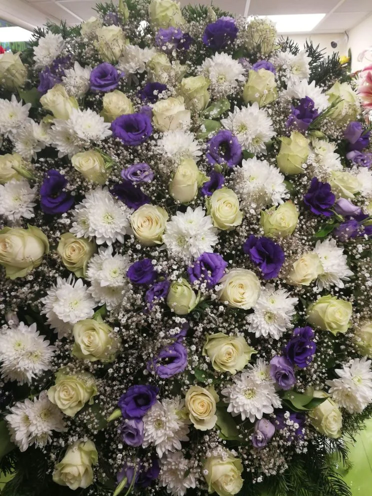 Rezgő, liziantusz álló koszorú (AKO-54)