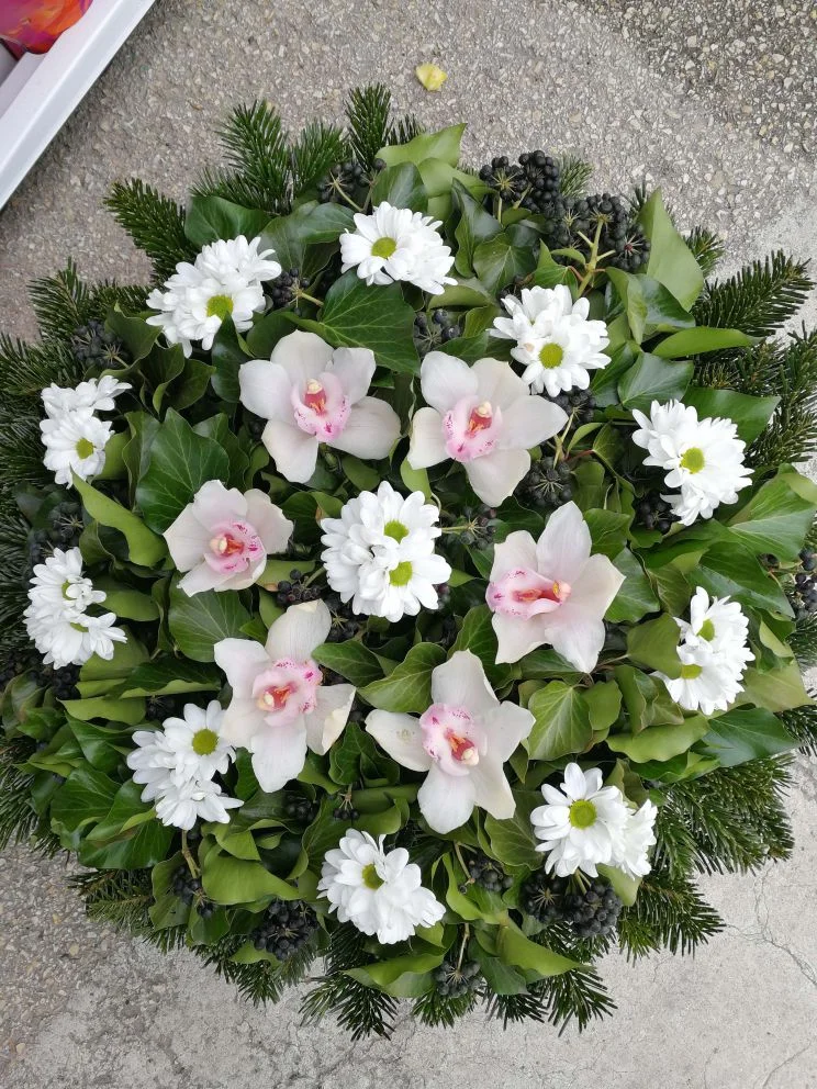 Krizantém, orchidea fekvő koszorú (FK-145)